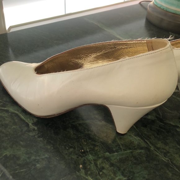 Shoe Biz white made in Italy size 8.5 good condition. - Picture 5 of 5
